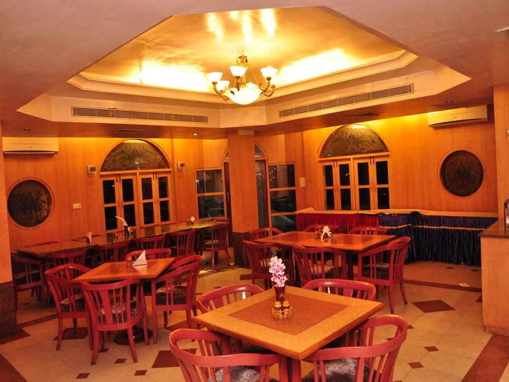 Green Coconut Resort Chennai Exterior foto