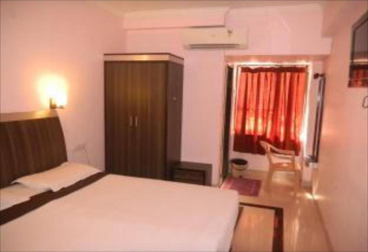 Green Coconut Resort Chennai Exterior foto
