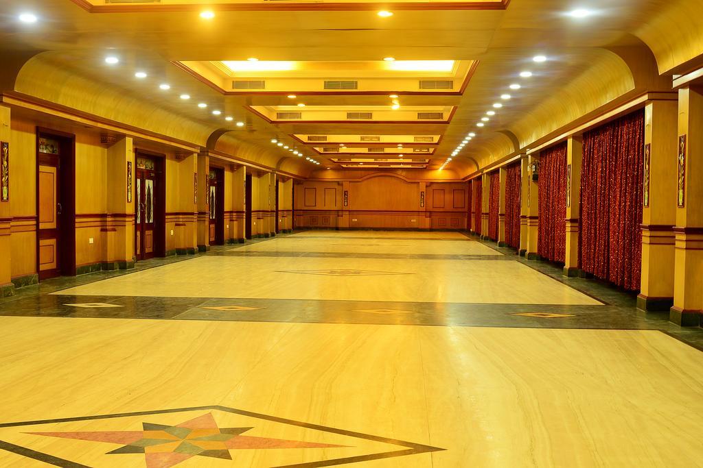 Green Coconut Resort Chennai Exterior foto