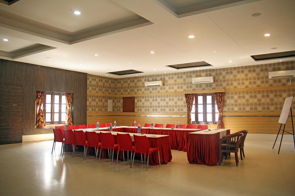 Green Coconut Resort Chennai Exterior foto
