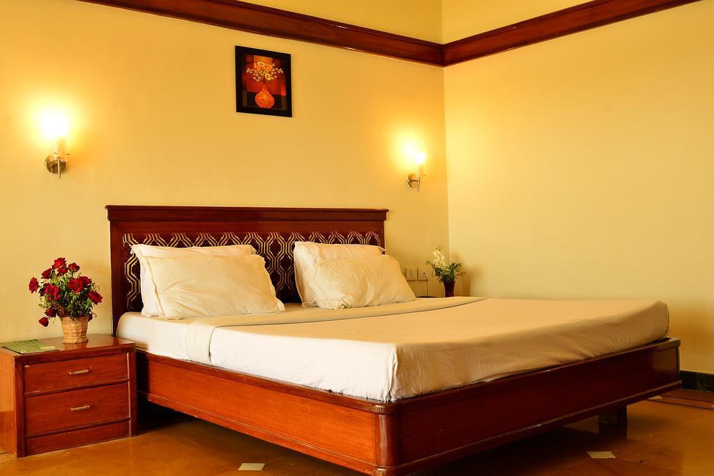 Green Coconut Resort Chennai Exterior foto