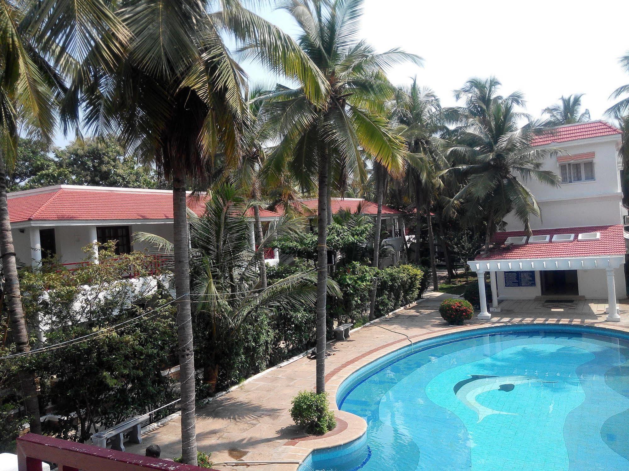Green Coconut Resort Chennai Exterior foto