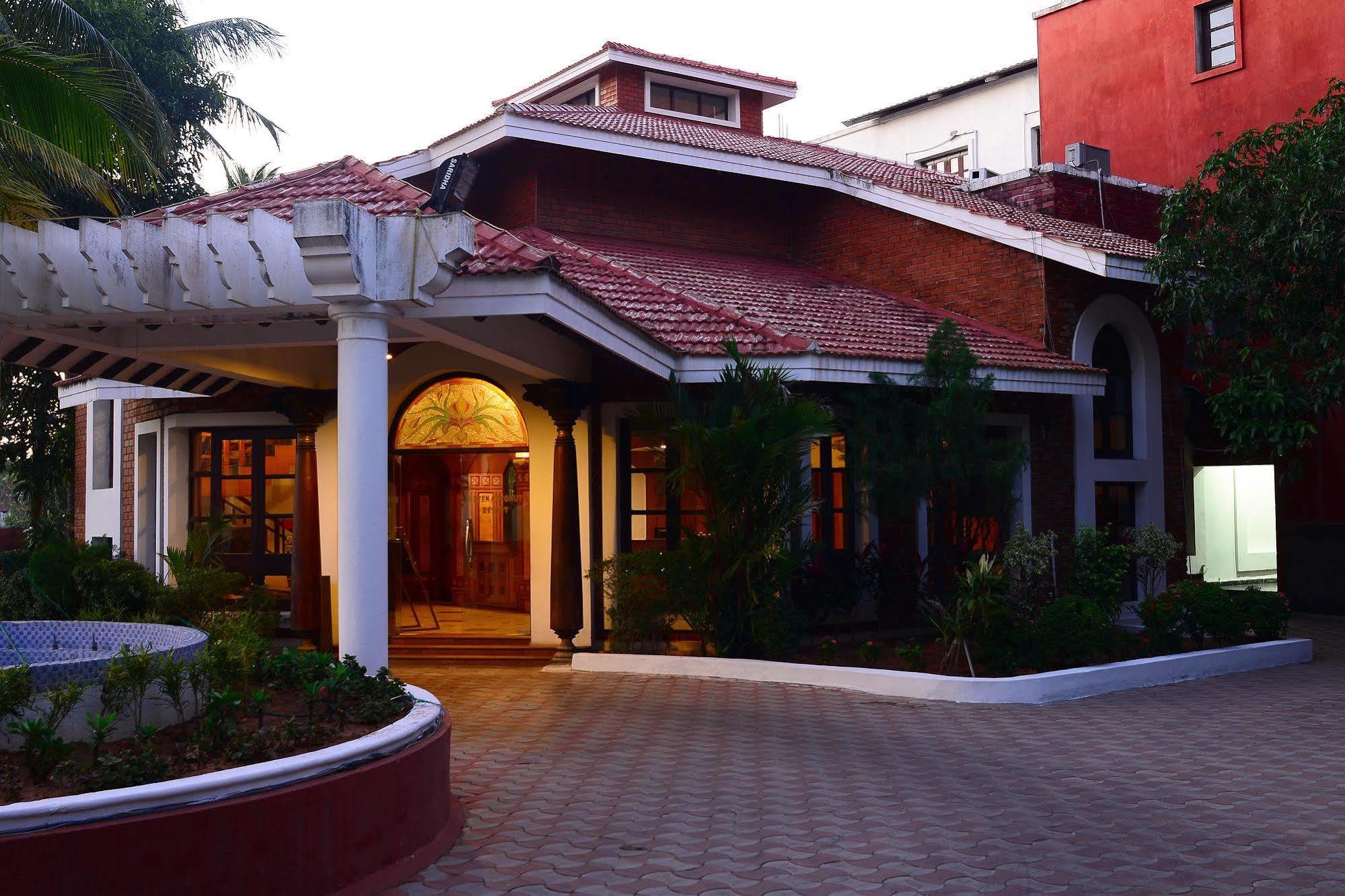Green Coconut Resort Chennai Exterior foto