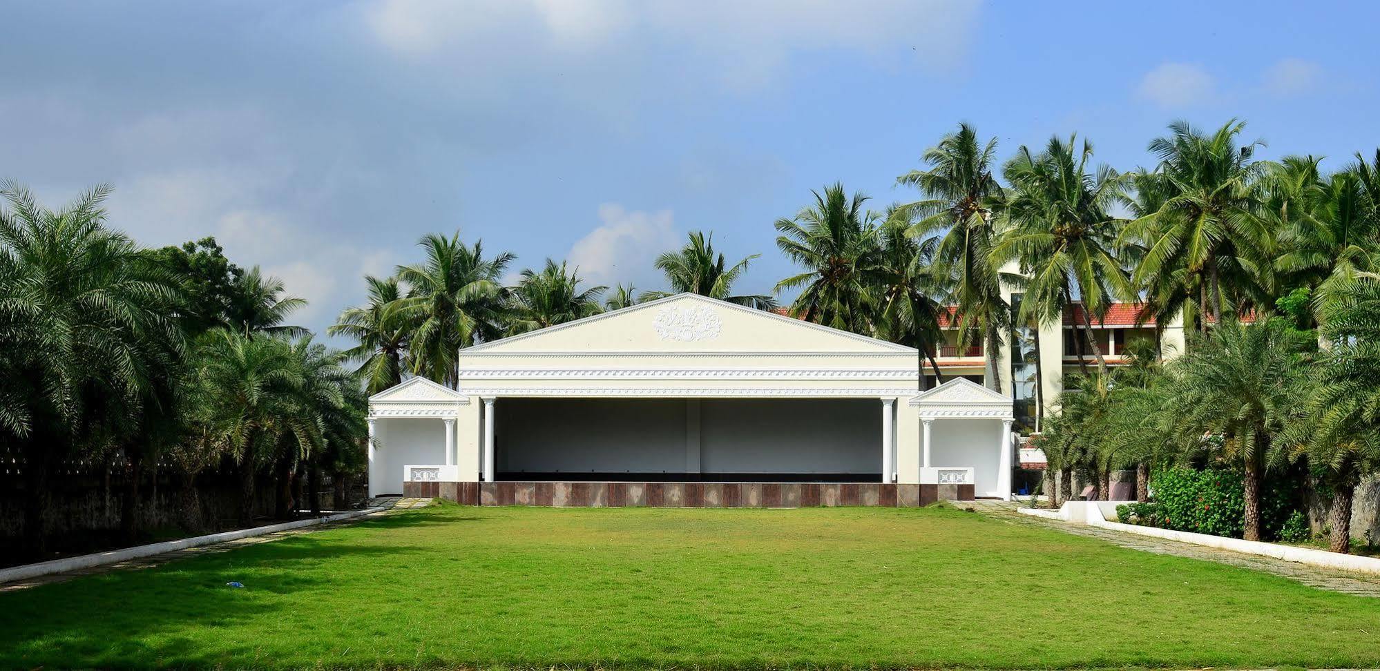 Green Coconut Resort Chennai Exterior foto